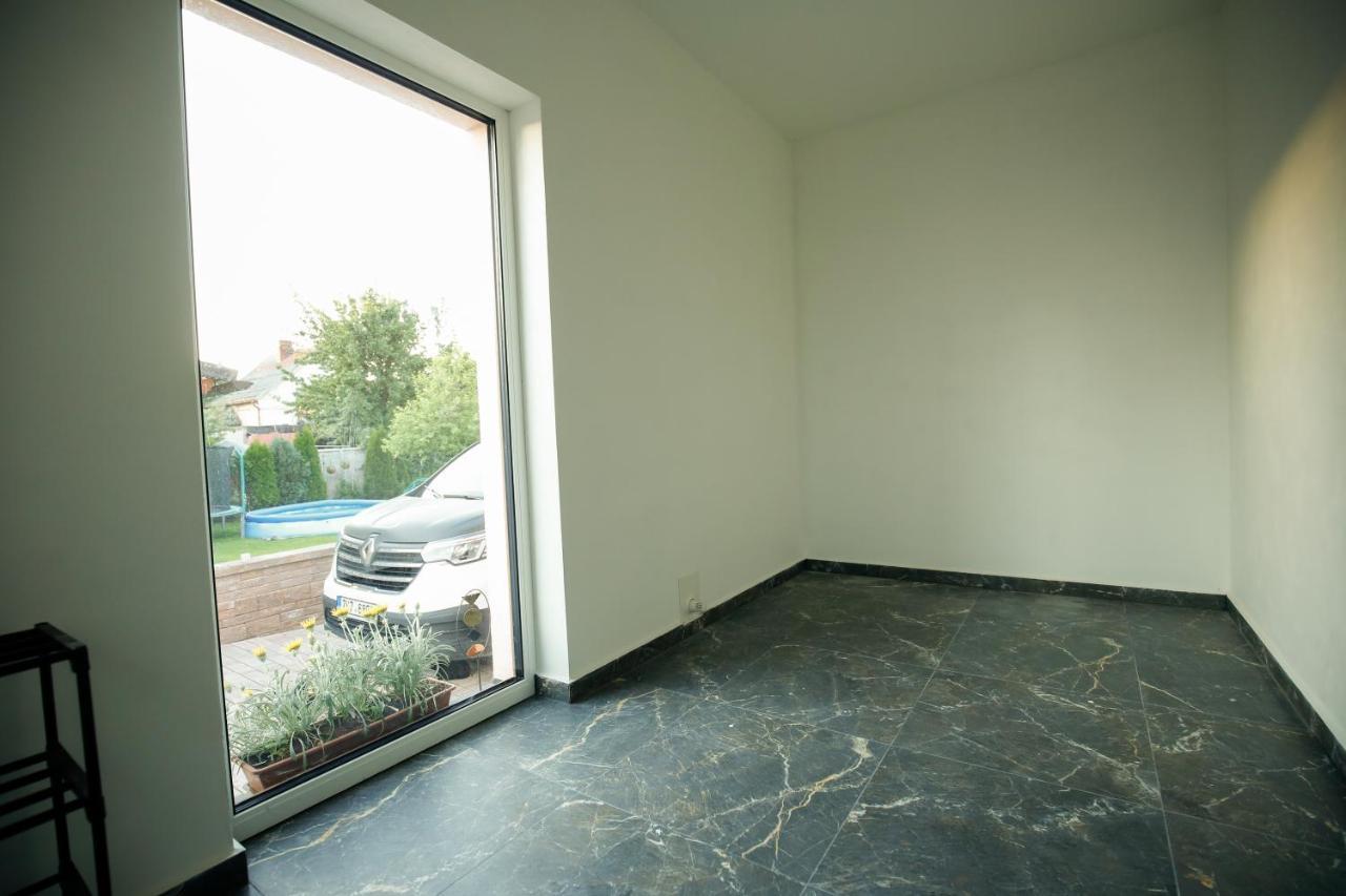 Apartman Devade Se Dvema Loznicemi A Wifi Pripojenim Trutnov Exterior foto
